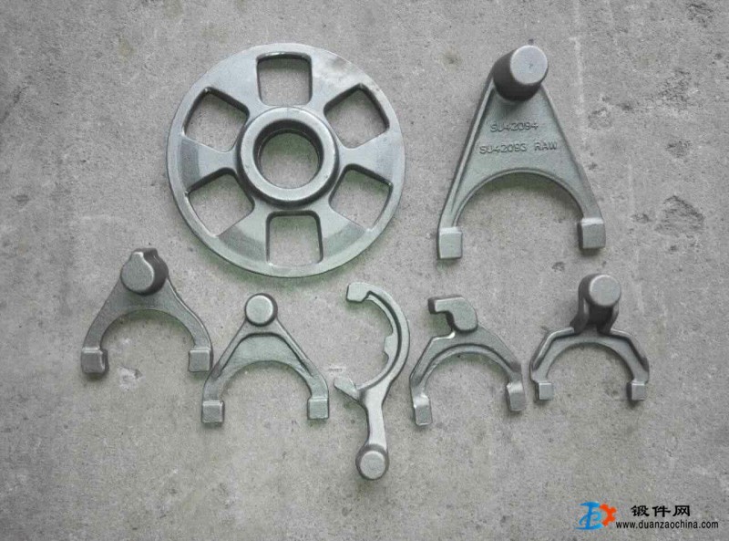 汽車變速箱鍛件，農業機械撥叉鍛件，齊靈鍛造