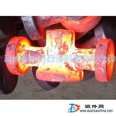 石油機械大型閥體鍛造件 精鍛 模鍛 紅沖 精密鍛造鍛件