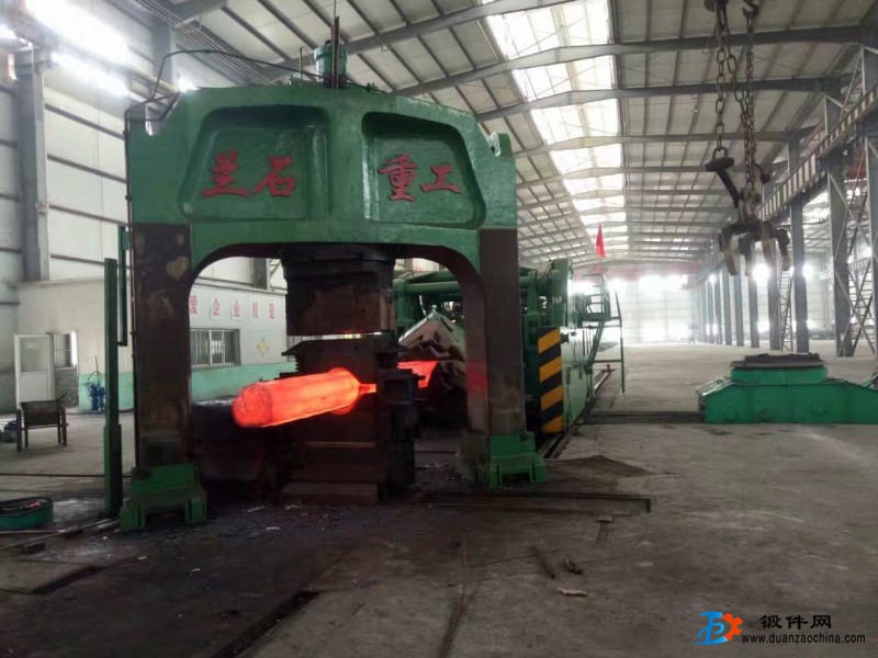 供應鍛圓、餅、方、筒，管板，管模、風機軸、模塊等大型鍛件