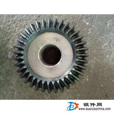 供應 各種 大小齒輪鍛件