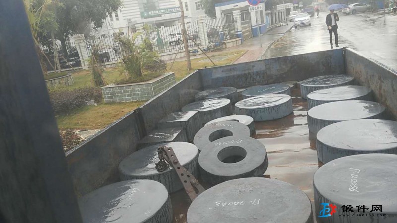 輪轂?zāi)＞?汽車零部件模具