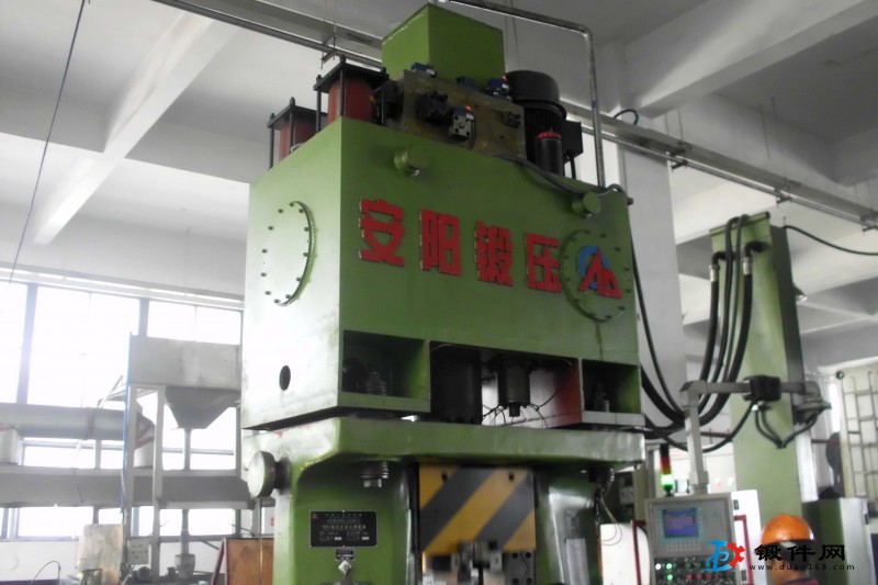 數控錘打擊能量40KJC92K系列數控錘安陽鍛壓生產