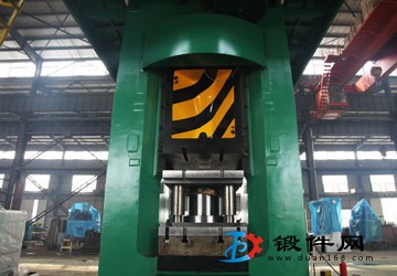 電動螺旋壓力機公稱力4000kn適用性強鍛壓設備安陽鍛壓生產