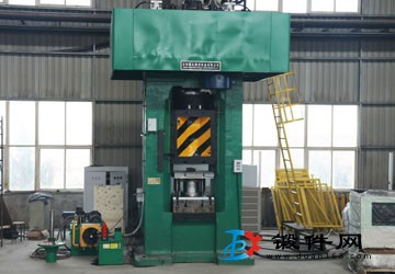 電動螺旋壓力機公稱力25000kn適用性鍛壓設備安鍛生產