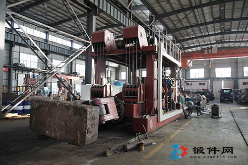 操作機1T操作機嗑夾持最大60mm-420mm安陽鍛壓生產