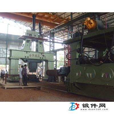 操作機公稱載重量20KN兩噸操作機安陽鍛壓生產