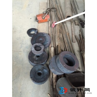 各種軸類，齒輪，法蘭，破碎機偏心軸，圓錐軸