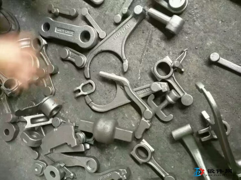 供應(yīng)汽車配件