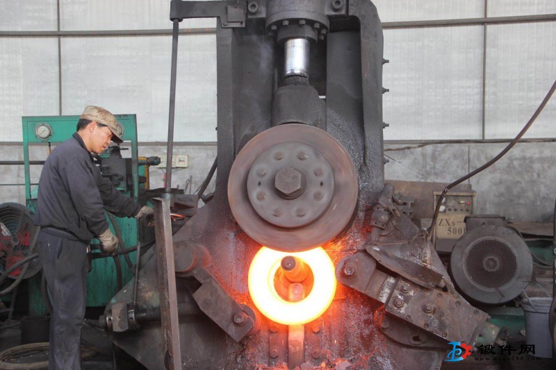 供應(yīng)法蘭鍛件