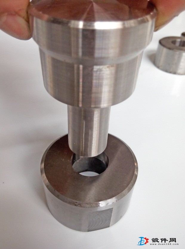 Q35Y系列液壓聯(lián)合沖剪機(jī)沖孔模具,