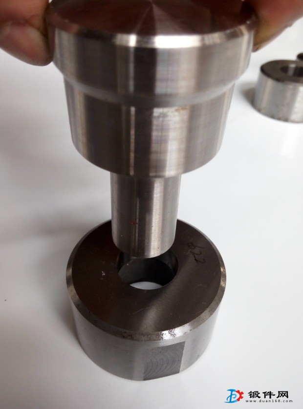 腰孔異形孔沖模材質Cr12MoV