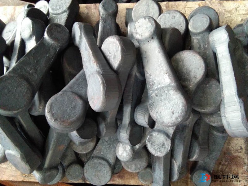 供應(yīng)各類汽車垂臂模鍛件