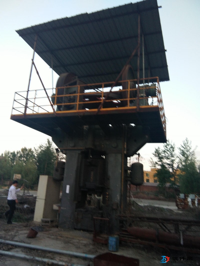 出售宏達1600噸摩擦壓力機