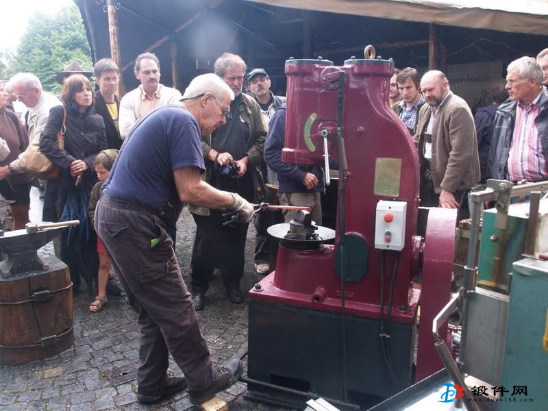 25KG單相電打鐵鐵匠用空氣錘安陽錘