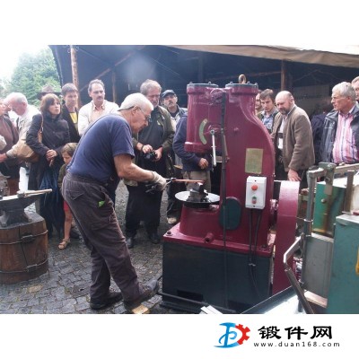 25KG單相電打鐵鐵匠用空氣錘安陽錘