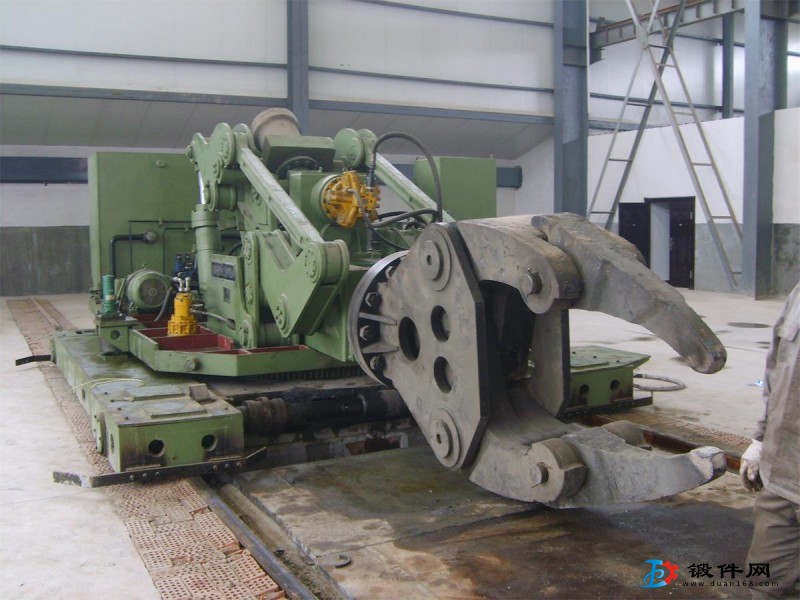 2噸自由鍛造操作機操作棒料重量2噸框架式操作機