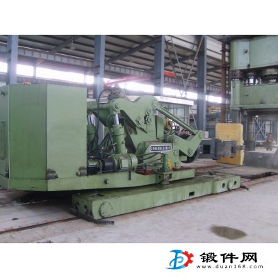 8噸有軌自由鍛框架式操作機(jī)可夾持8噸棒料