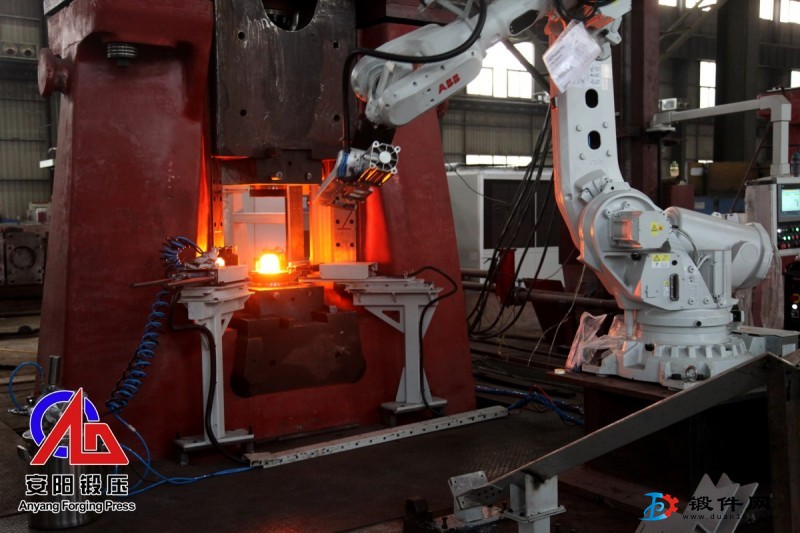 100mm鋼球生產(chǎn)設(shè)備程控錘鍛打鋼球自動化生產(chǎn)線