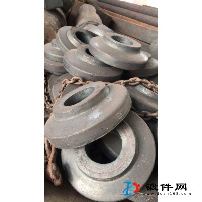 各種材質(zhì)的模鍛件