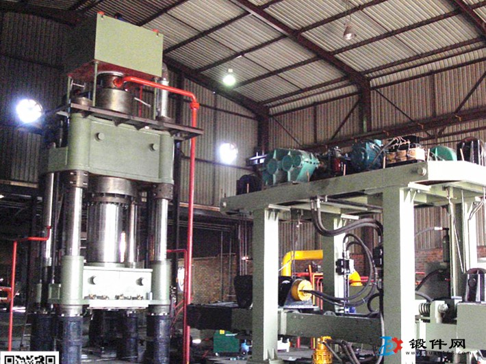 安陽鍛壓3150噸自由鍛三梁四柱油壓機(jī)廠家直供