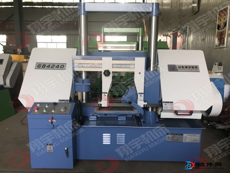 山東翔宇GB4240龍門雙柱半自動臥式金屬帶鋸床廠家直銷