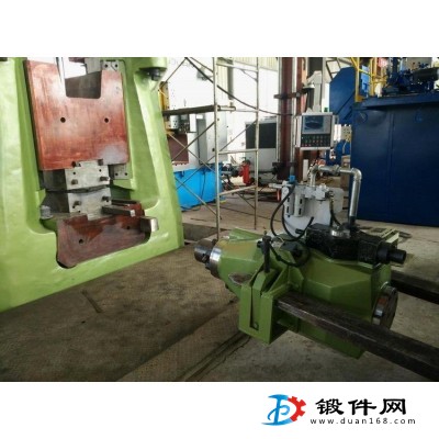 8噸打楔鐵機專用設備模鍛錘楔鐵打擊設備