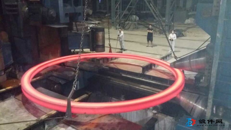 大直徑法蘭輾至設備數