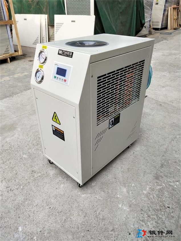 供應小型冷水機