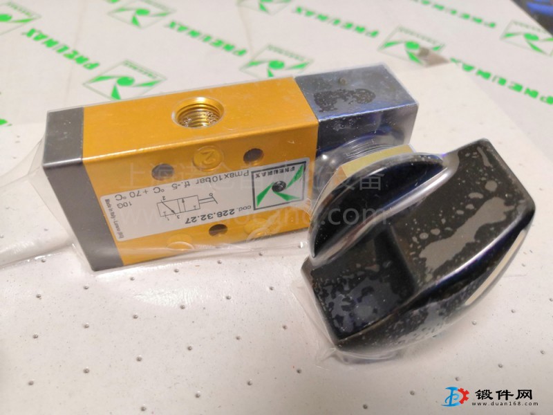 228.53.32.9/2   PNEUMAX手動(dòng)閥